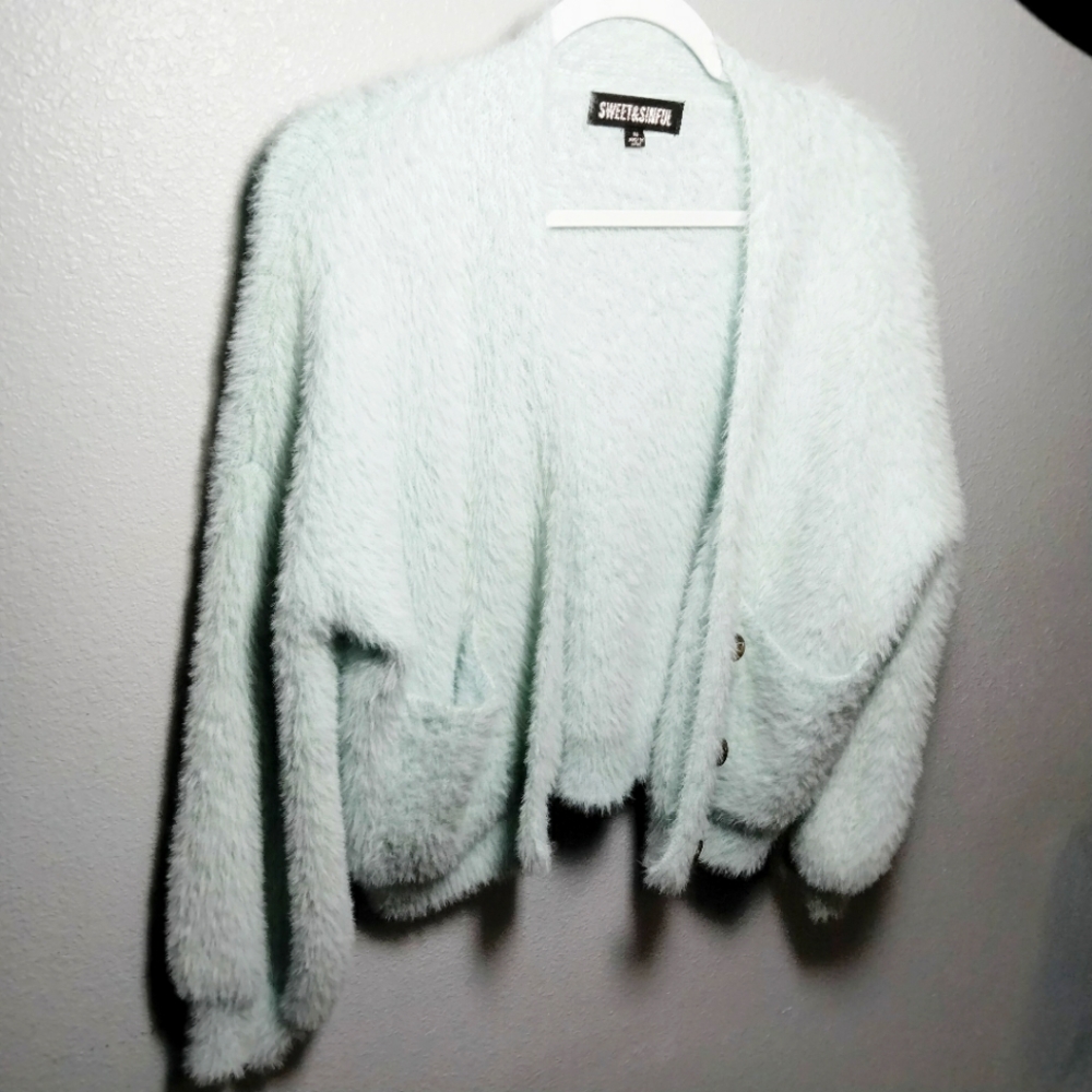 Super soft. Cozy Cardigan size M